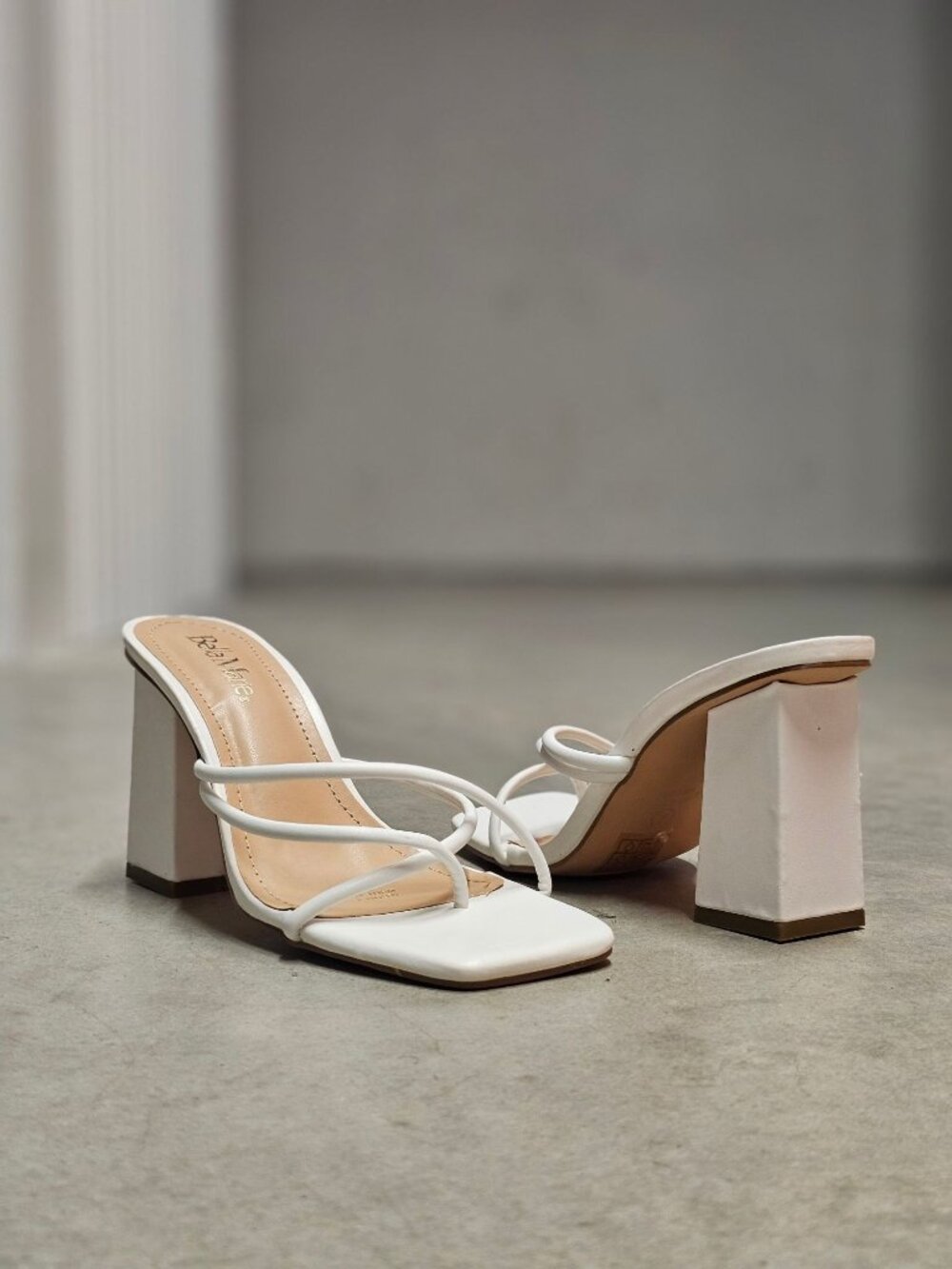 Womens White Strappy Block Heel Sandals With Square Toe Design - Picture 6 of 11
